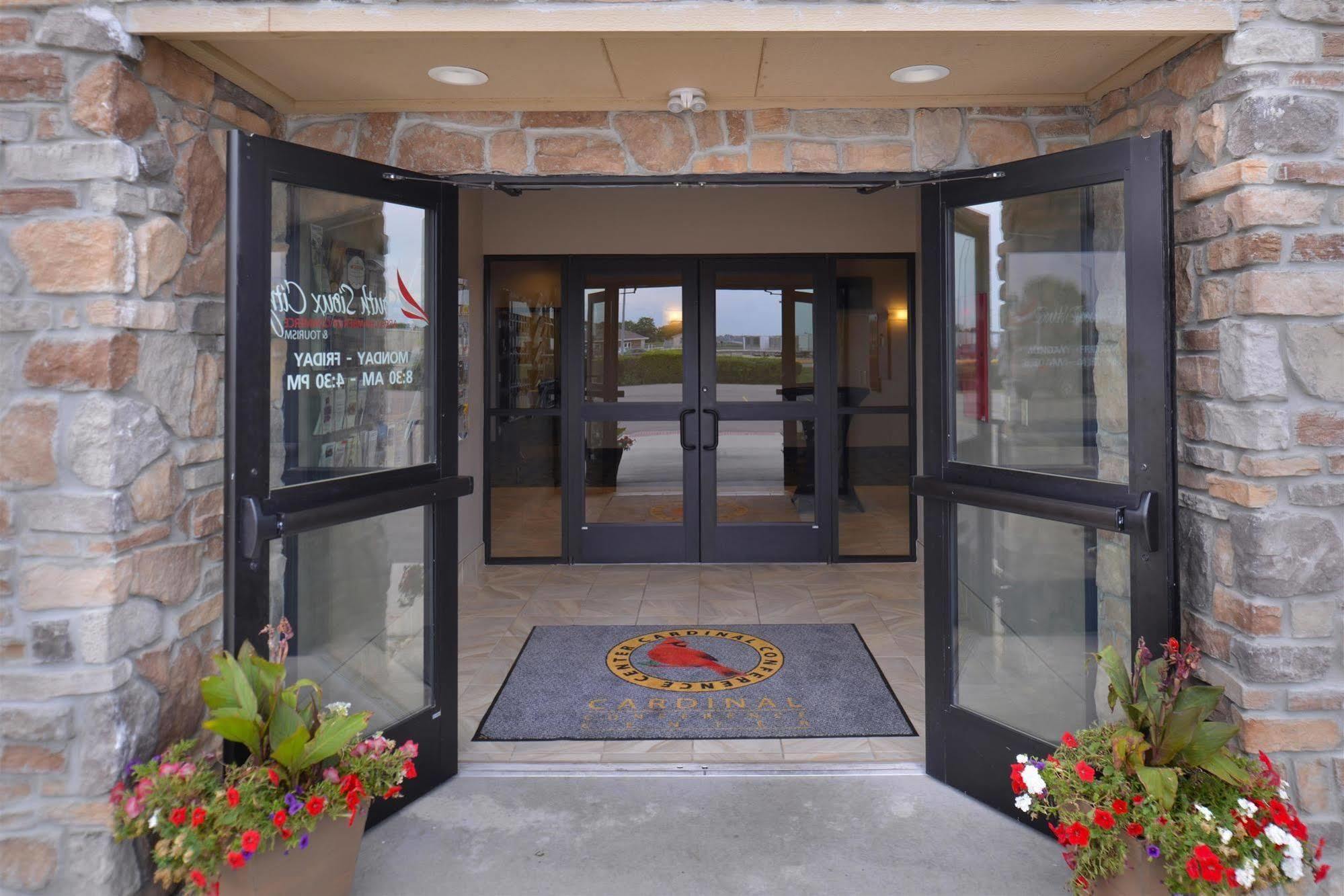 Cottonwood Inn And Conference Center South Sioux City エクステリア 写真